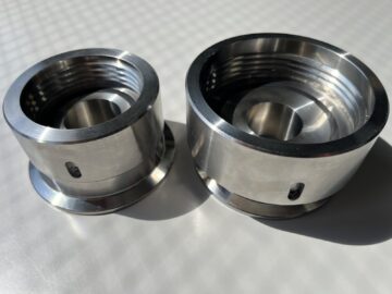 樹脂容器用取付治具の製作（サニタリー継手・専用ネジ切りバイト）